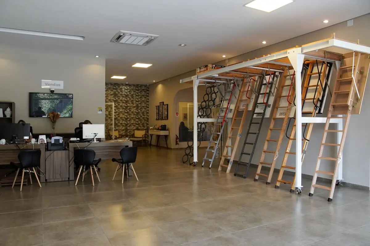 Escada para Sótão em Metal