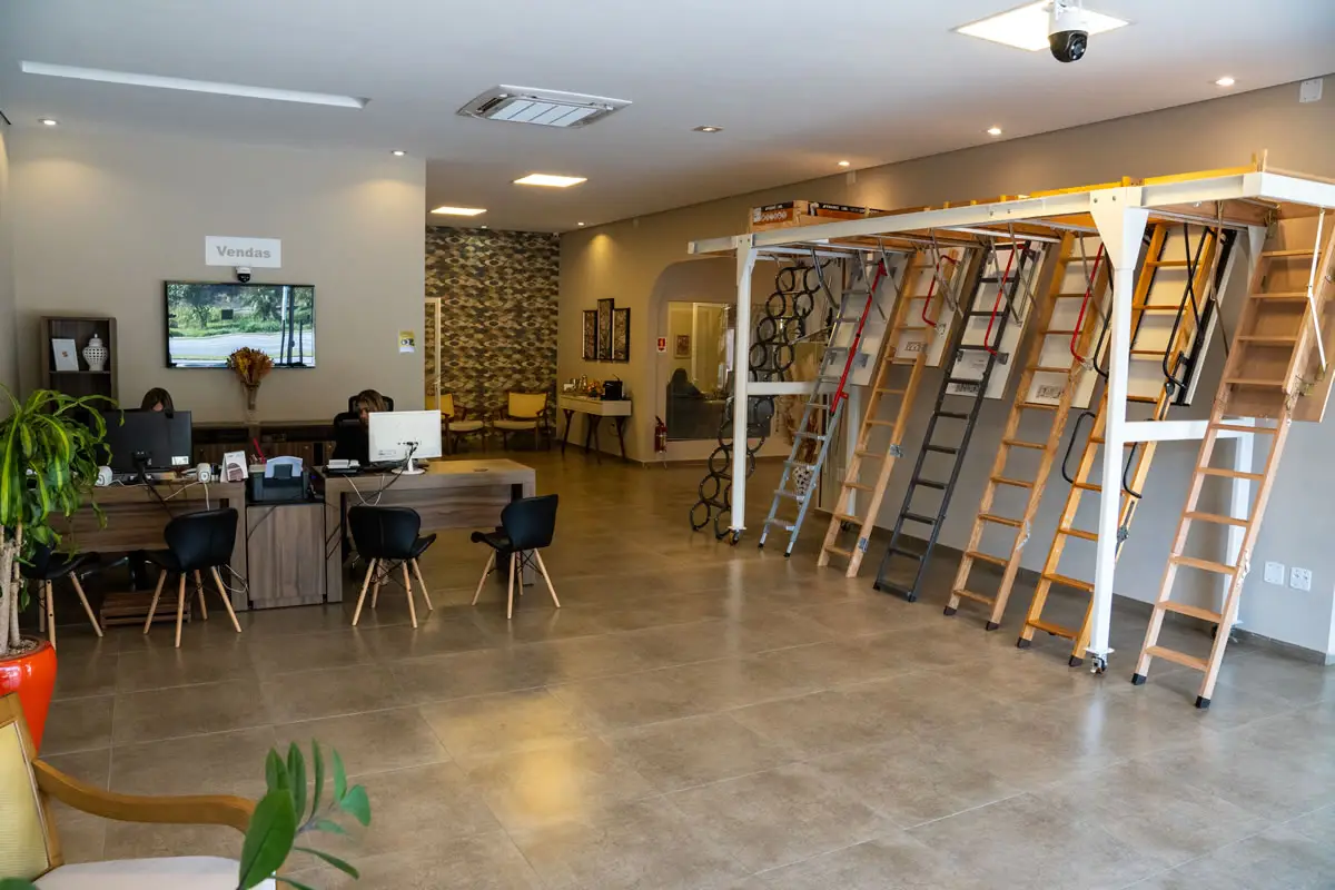 Escada para Sótão em Metal